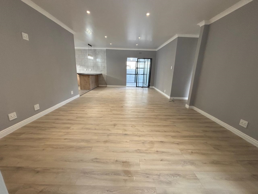 To Let 3 Bedroom Property for Rent in Silver Oaks Western Cape